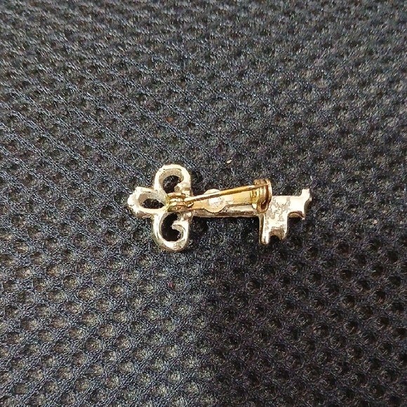 Silver Key Charm - Picture 2 of 3